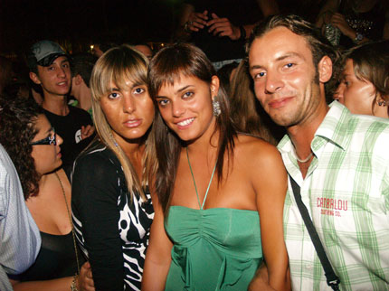 FOTO (374017)