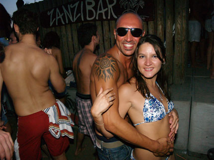 FOTO (384114)