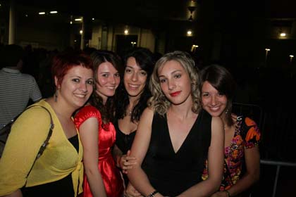 FOTO (182407)