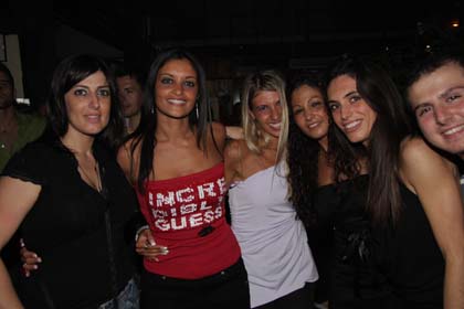 FOTO (184001)