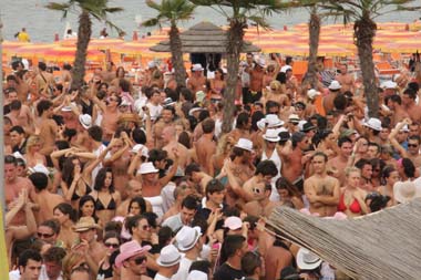 FOTO (543002)