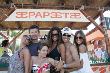 FOTO (550113)