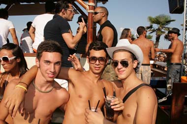 FOTO (567115)