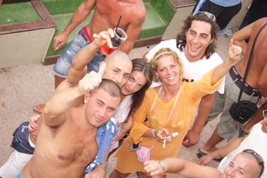 FOTO (572513)
