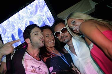 FOTO (557013)