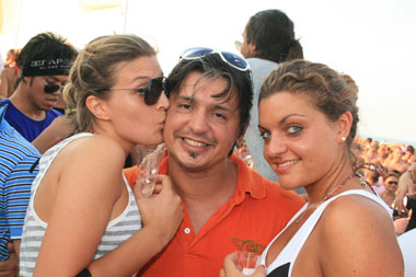 FOTO (755910)