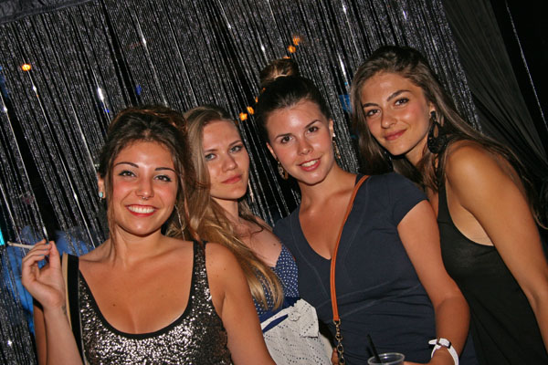 FOTO (183501)