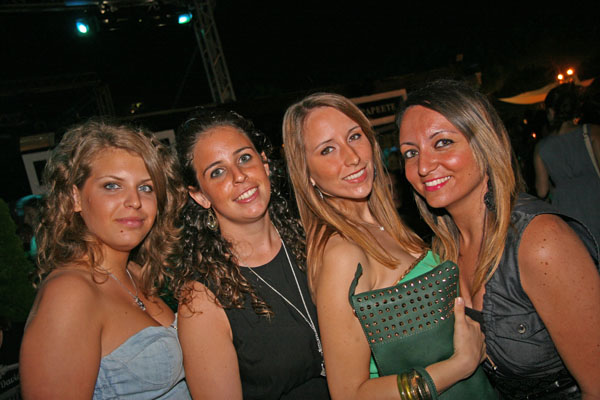 FOTO (183702)