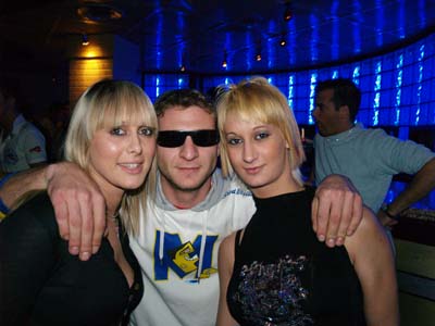 FOTO (78202)
