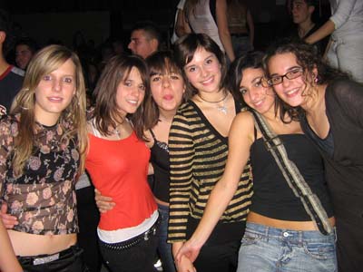 FOTO (99819)