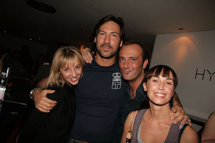 FOTO (460017)