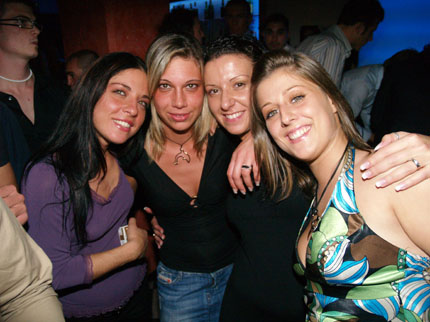 FOTO (413301)