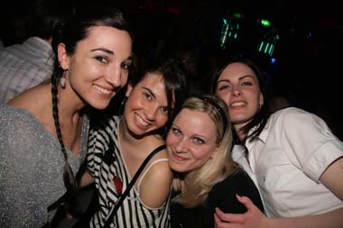 FOTO (705104)