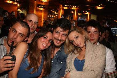 FOTO (880901)