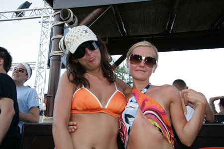 FOTO (330512)