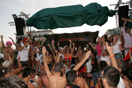 FOTO (363610)