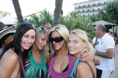 FOTO (550911)