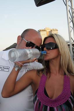 FOTO (550922)