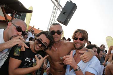 FOTO (566710)