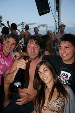 FOTO (570719)