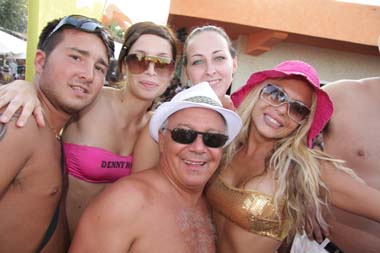 FOTO (580715)
