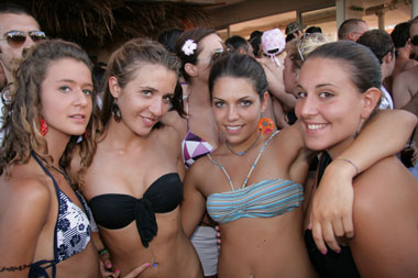FOTO (786501)