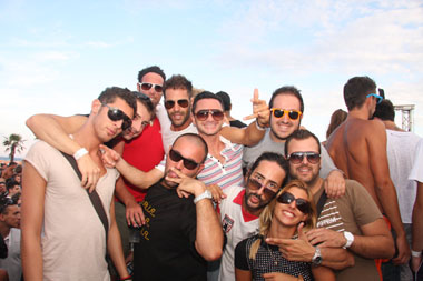 FOTO (951801)
