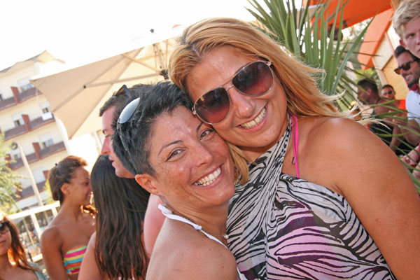 FOTO (185302)