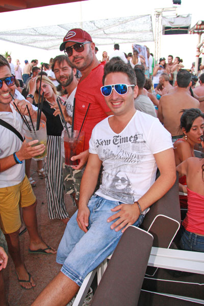 FOTO (258821)
